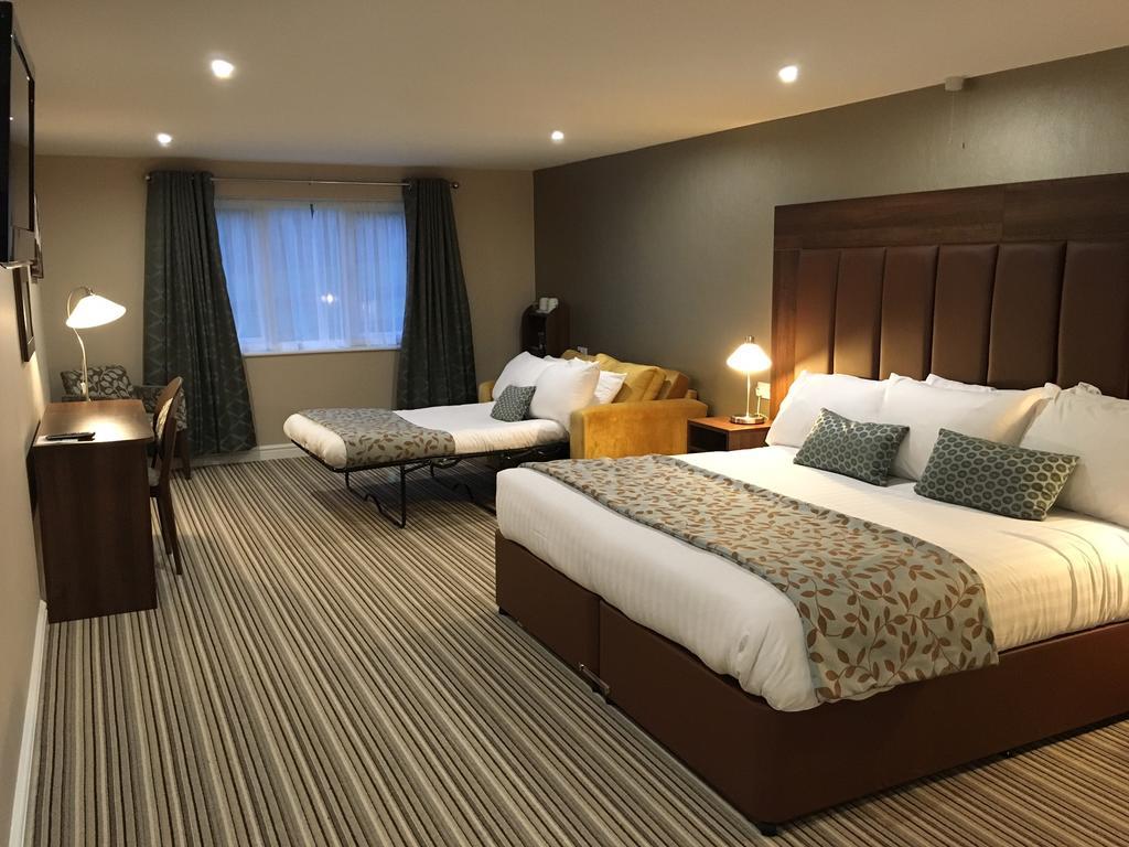 Twin Oaks Hotel Chesterfield Zimmer foto