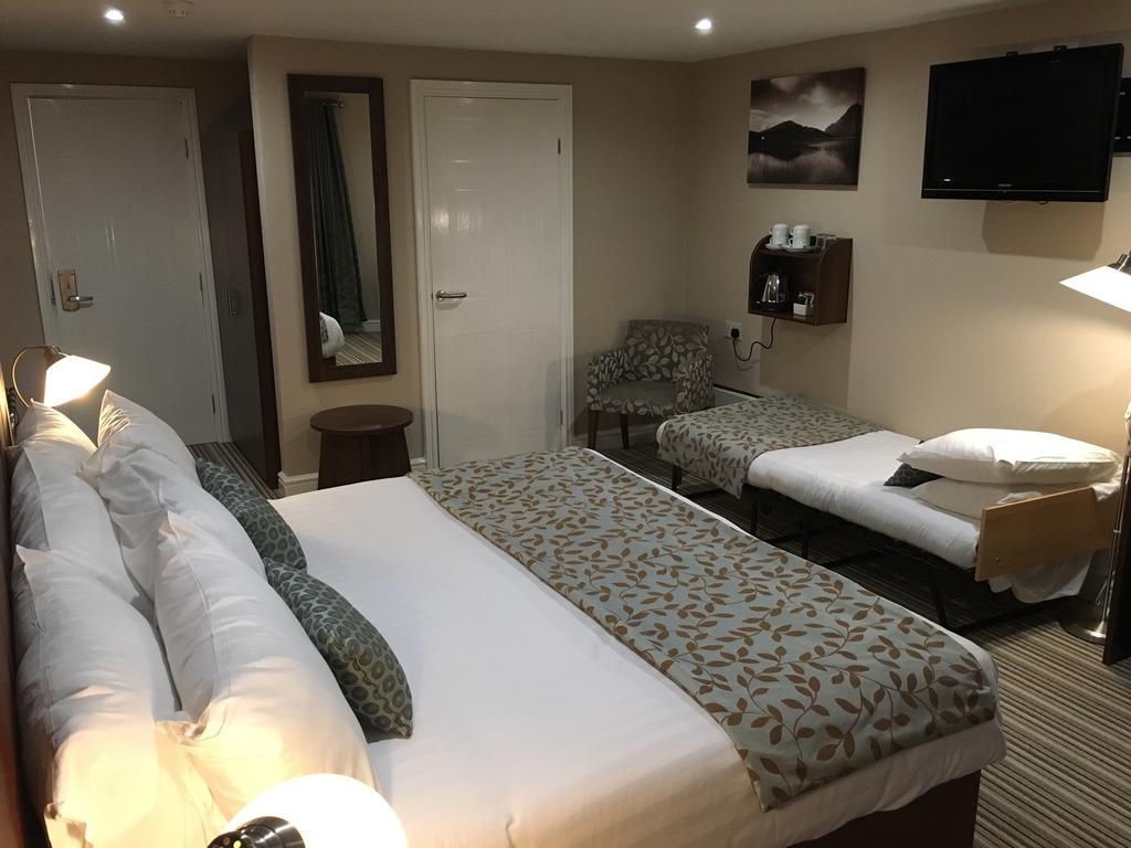 Twin Oaks Hotel Chesterfield Zimmer foto