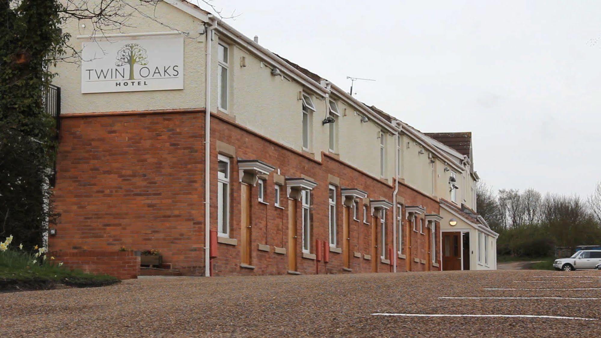 Twin Oaks Hotel Chesterfield Exterior foto